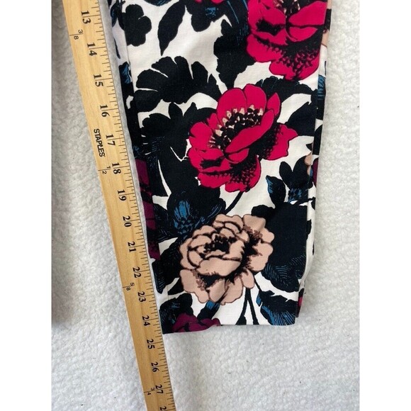 Adrianna Papell Women's Pants Size 12 Red White Floral Print Ankle Cropped - Picture 3 of 10